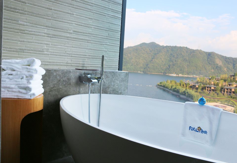 Crowne Plaza Hangzhou One Thousand Island LakePaul Frank Family Theme Room