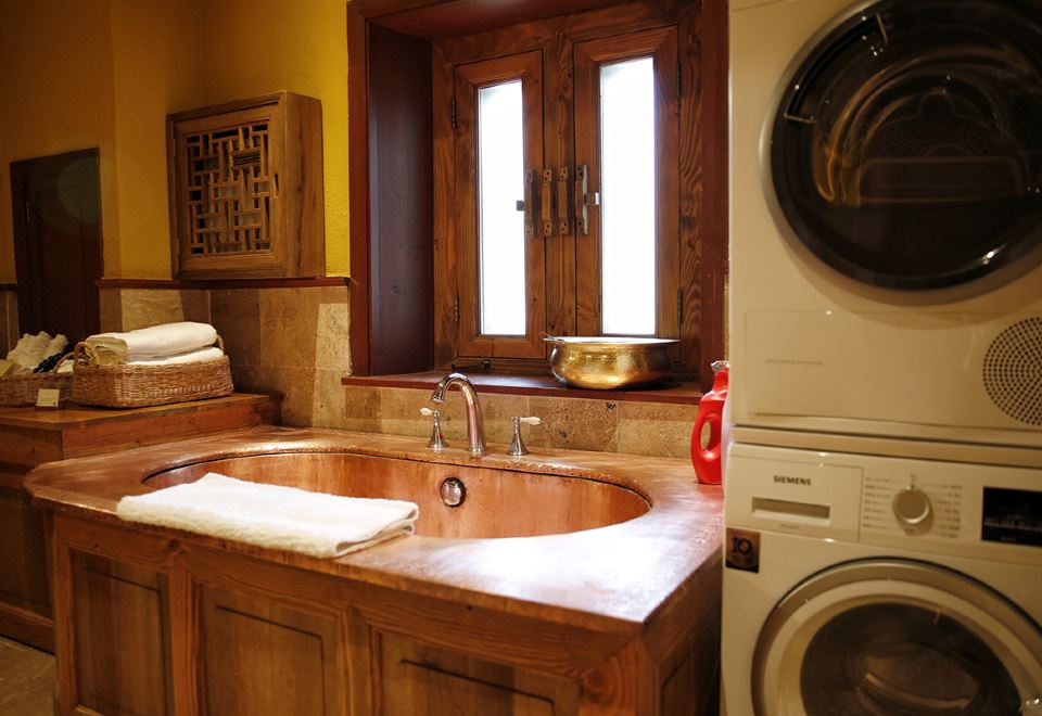 Songtsam Shangri-la LinkaDeluxe Family Suite - 3-Bedroom