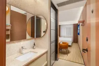 YICHENG HOTEL