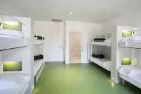 Sant Jordi Hostels Rock Palace Отели в г. 