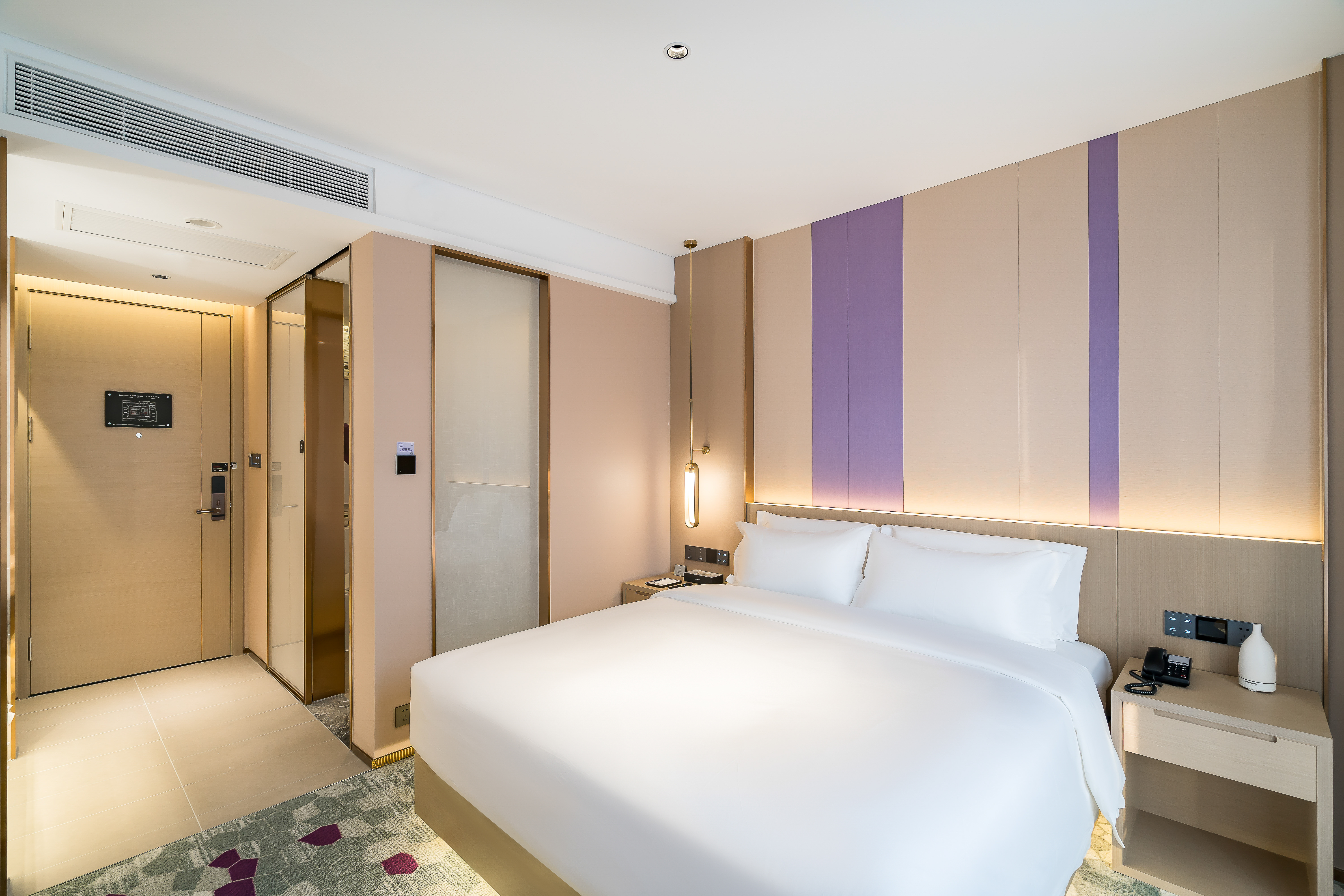 豪华大床房（智能客控+可投屏+慕思床垫）