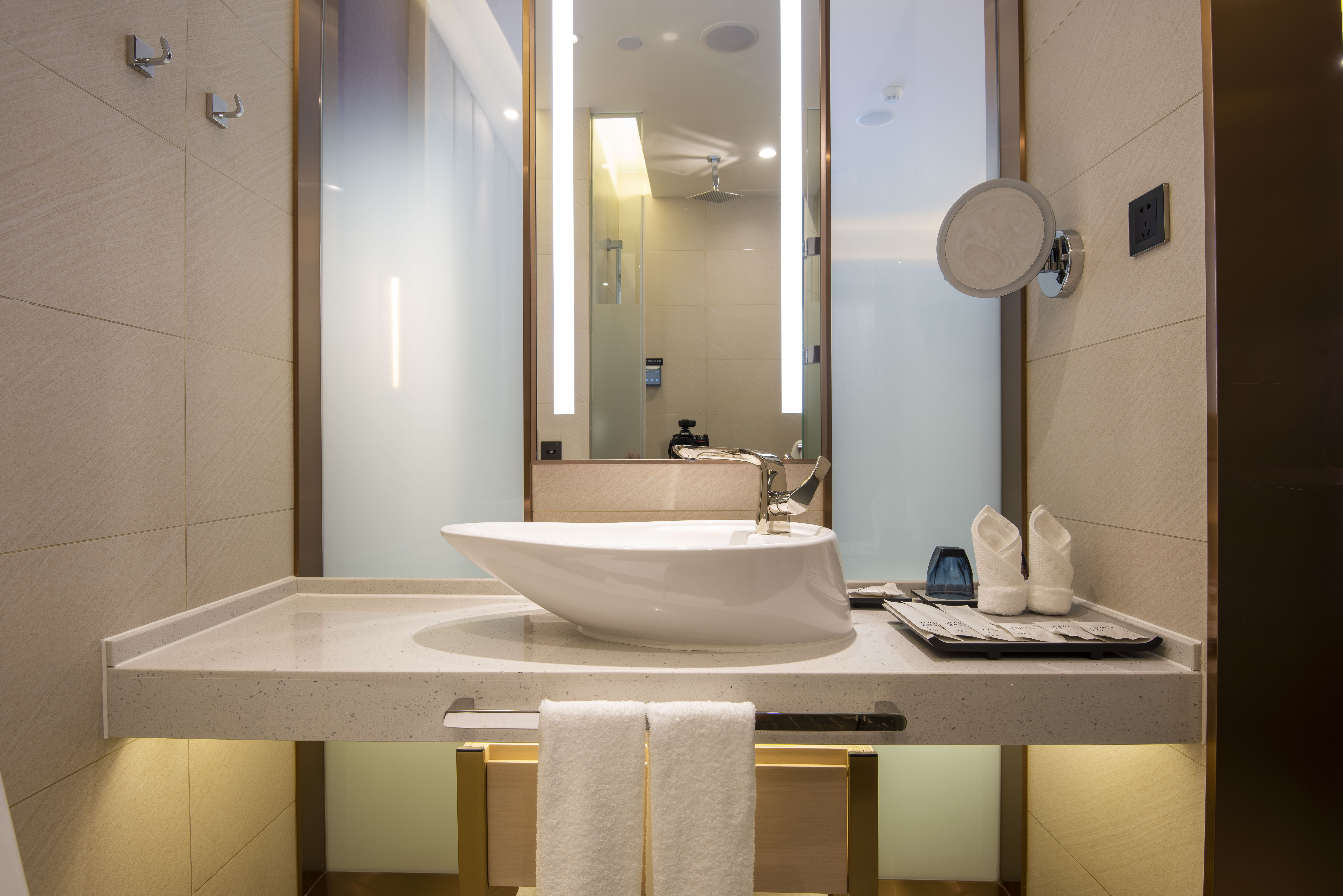 豪华双床房?慕斯床垫 ▏品牌洗浴用品▏智能房间