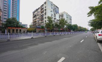 7 Days Hotel Nanchang Bayi Square Railway Station North Square - Housity