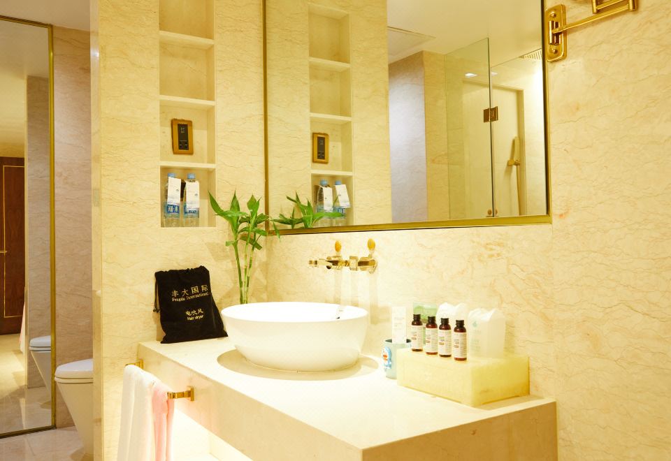 行政亲子套房（外景明窗+浪漫浴缸）