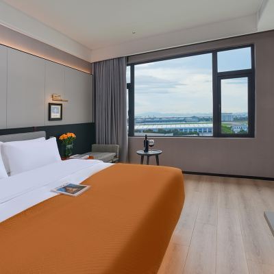 行政大床房（乳膠床墊） 深圳寶安機場RANZ蘭茲國際飯店優惠