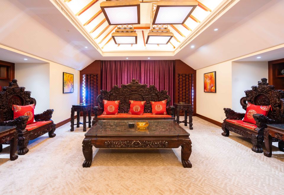 海丽号总统套房（温泉水+私人影音室+室外露天泡池+大浴缸+湿蒸房）