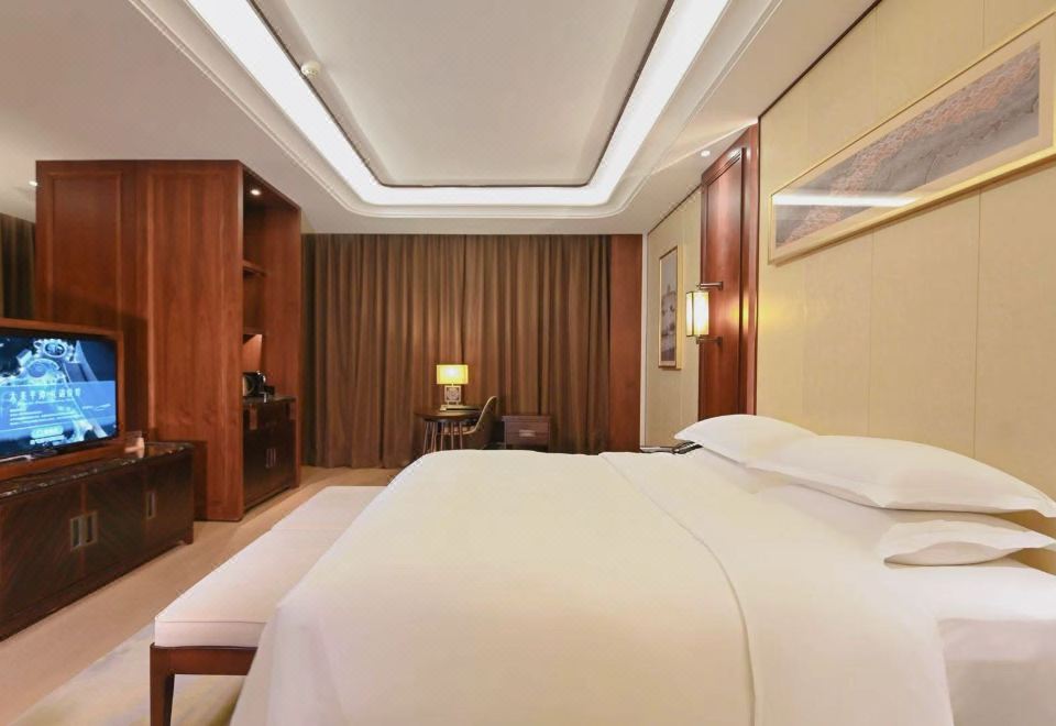 豪华大床房【高楼层落地窗】