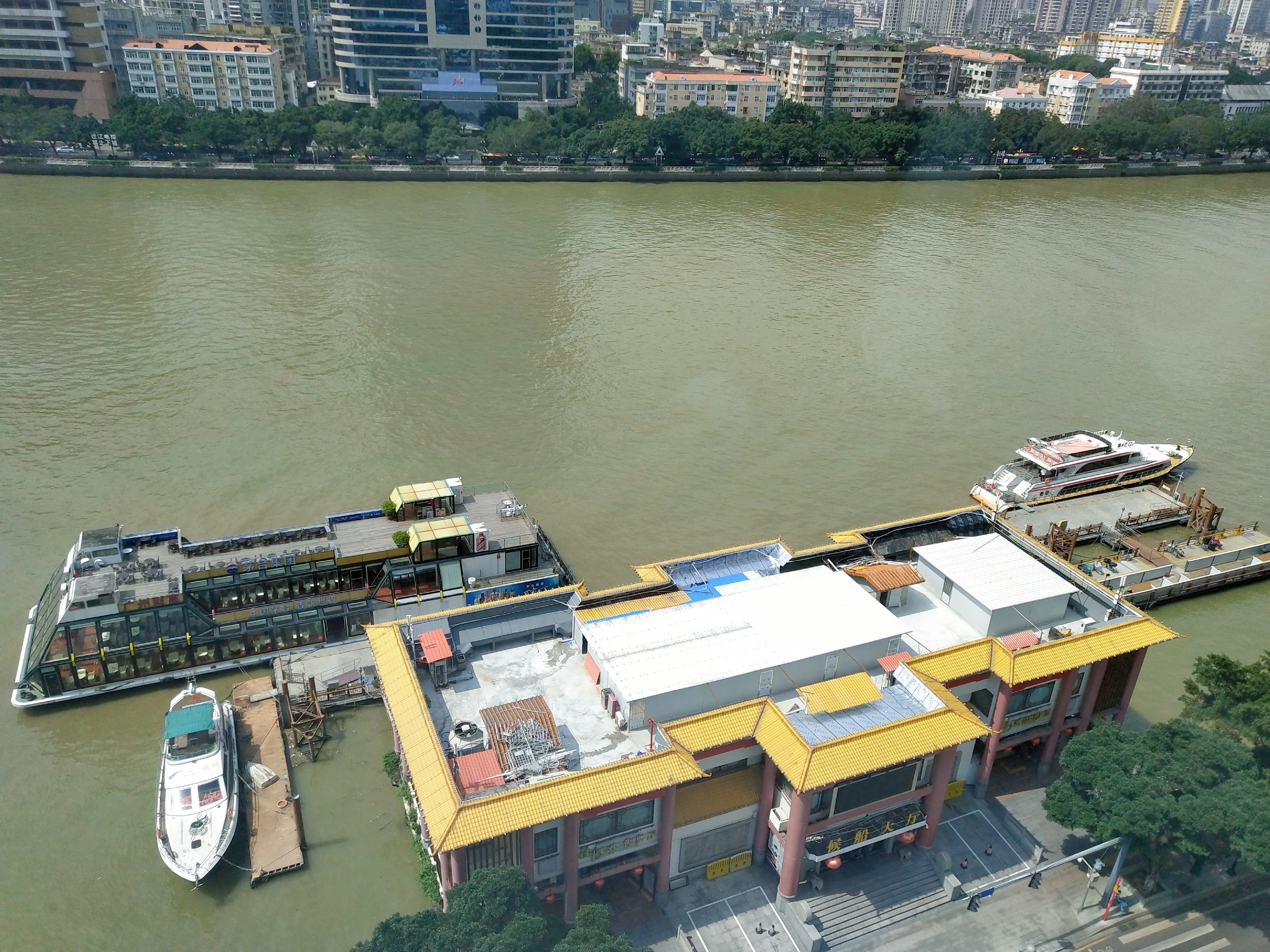 高级江景大床房