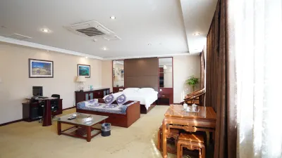 Double Dragon Holiday Hotel(Anqing Railway Station) Ξενοδοχεία στην πόλη 