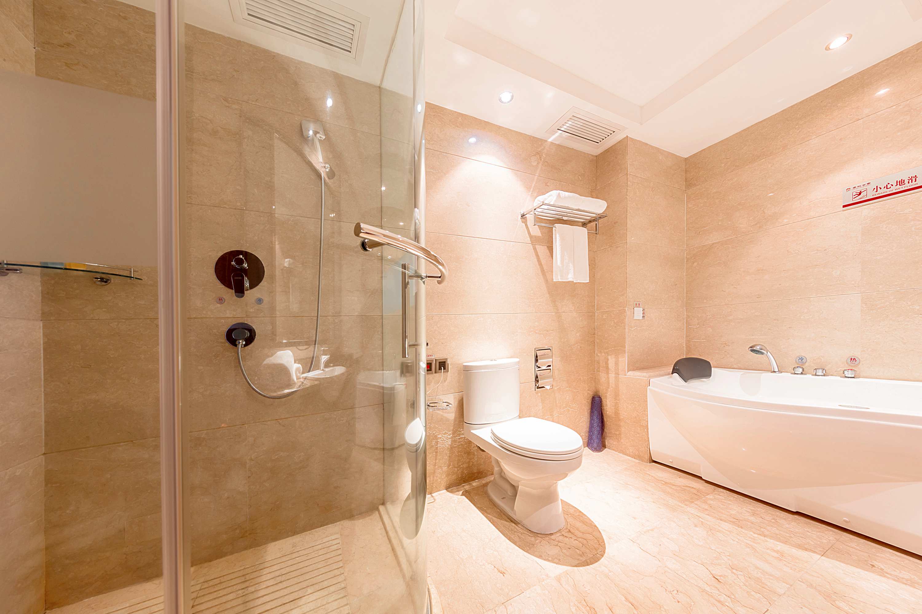 Jinqiu Holiday Hotel行政大床房（带电脑）