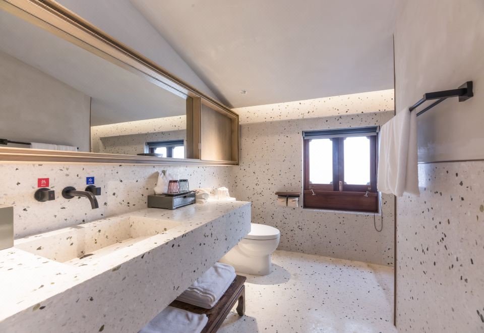 眾岑·青一套房雙床房