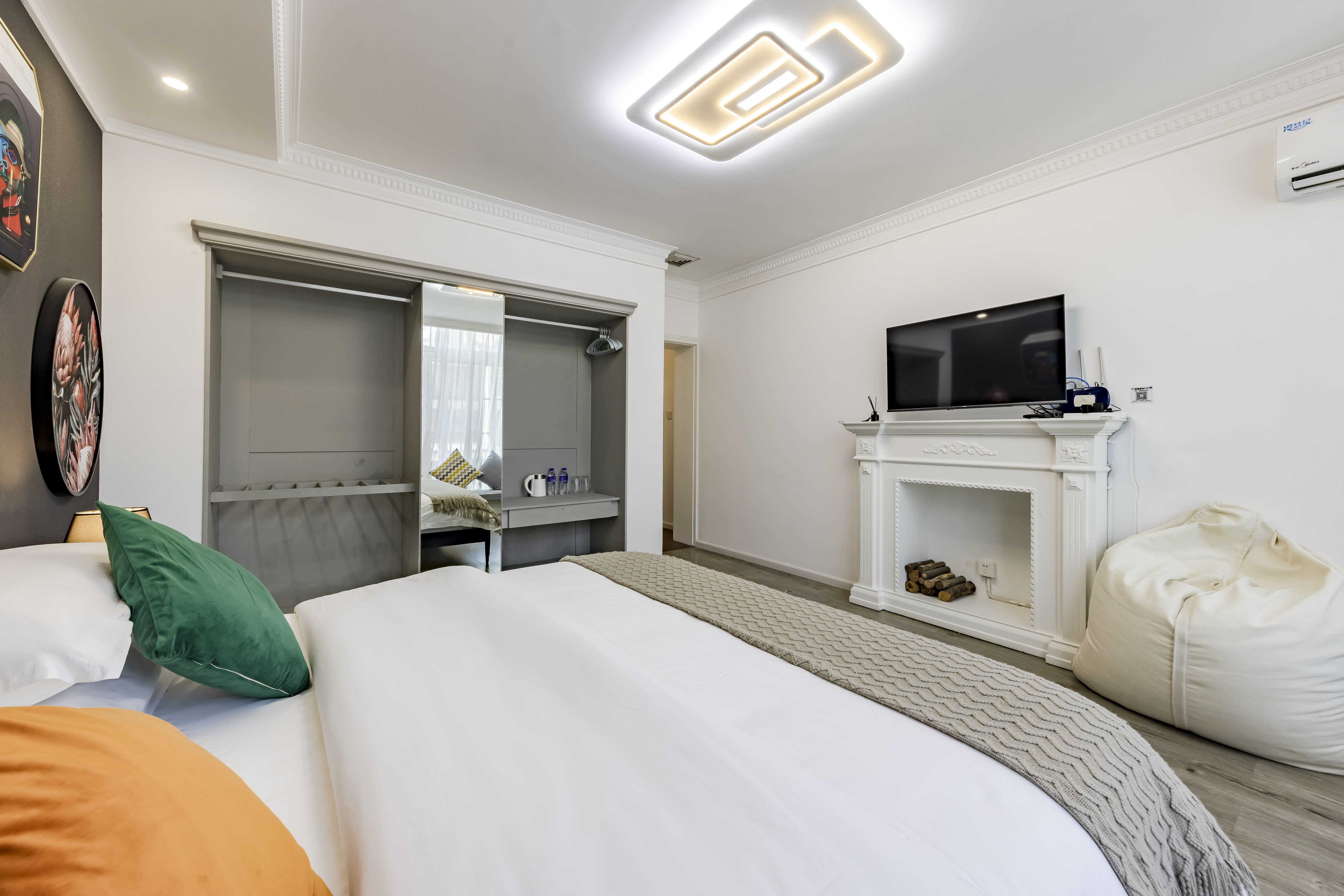 画境·轻奢大床房（全景玻璃|小壁炉）