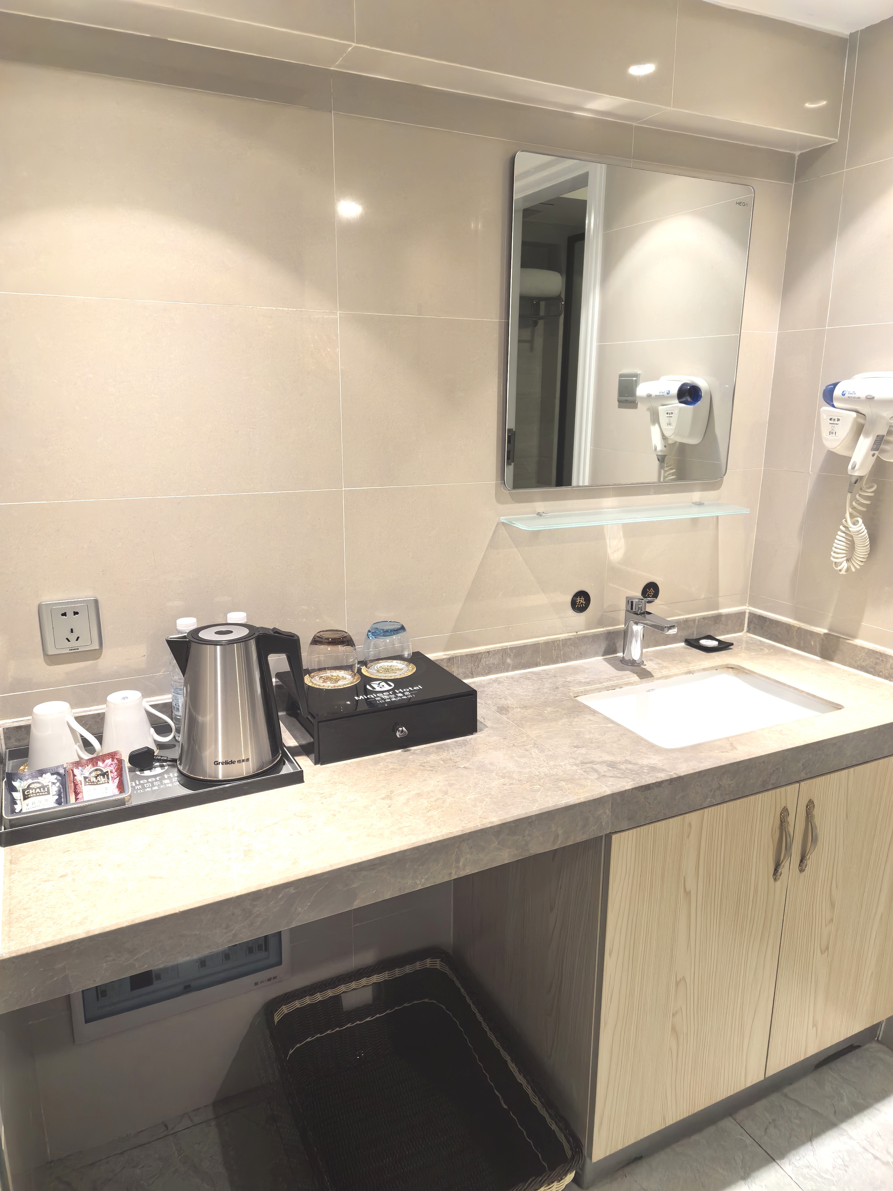 Loft Superior Twin Room (Good Lighting)