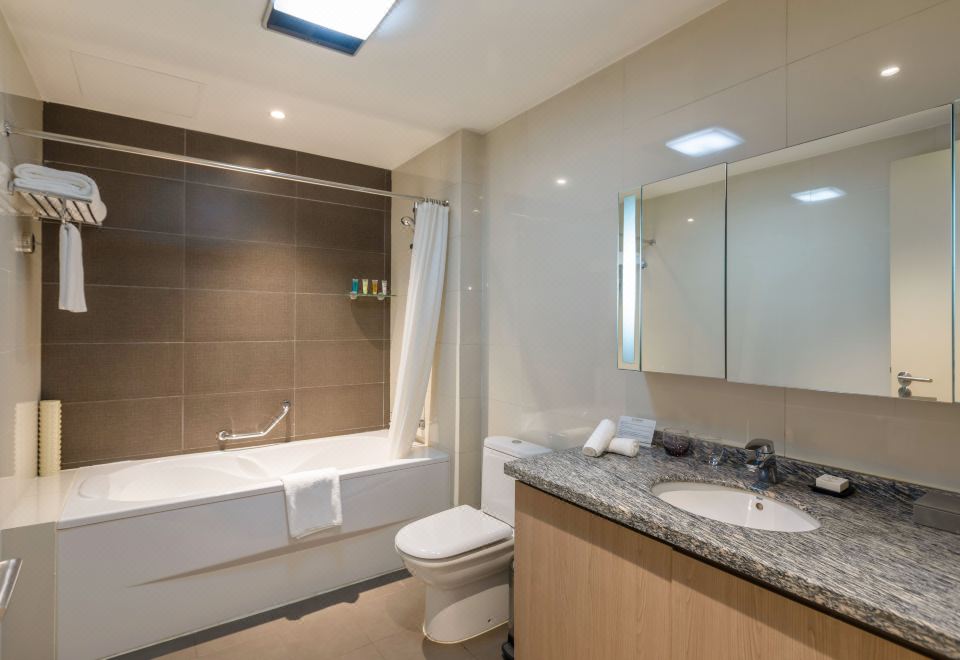 Sunshine City Tsuen Wan Hotel (Xi'an Hi-tech Dadu Dian Shop)Light Luxury Twin Suite (Cooking Allowed + With Tub)