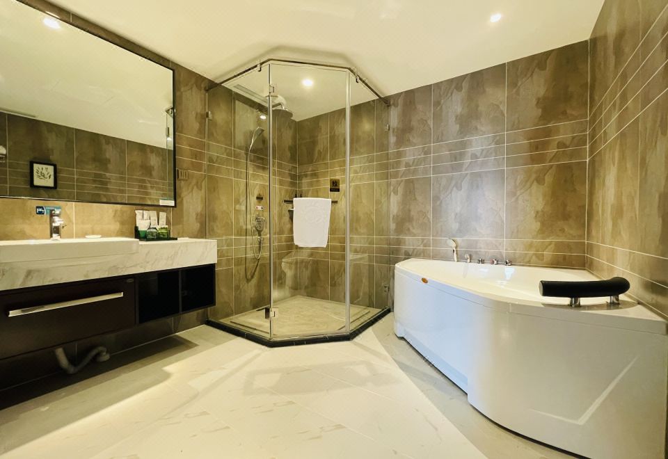 御風豪華大床房（大浴缸+舒適沙發+詩意空間）