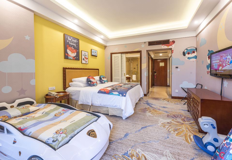 New Century Resort Qiandao LakeSenpo Family Room With Children's Bed