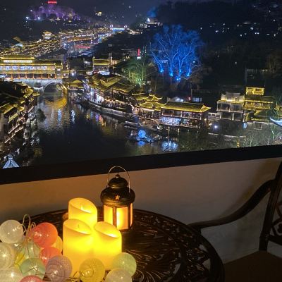 無敵全景頂樓露台浴缸大床房 鳳凰故里明月全景民宿（萬名塔虹橋店）優惠