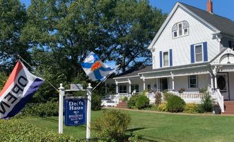 Delft Haus Bed & Breakfast - Housity