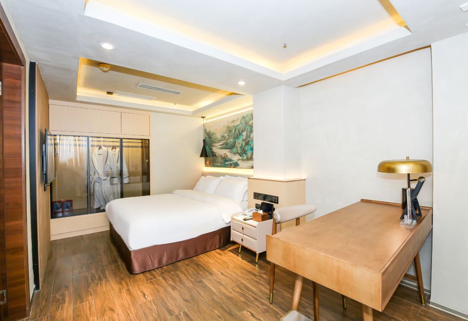 行政套房（智能客控+深睡舒適床墊+辦公桌椅）