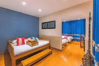 Wenjun Courtyard Hotel (near metro station, English-speaking service, travel agency)