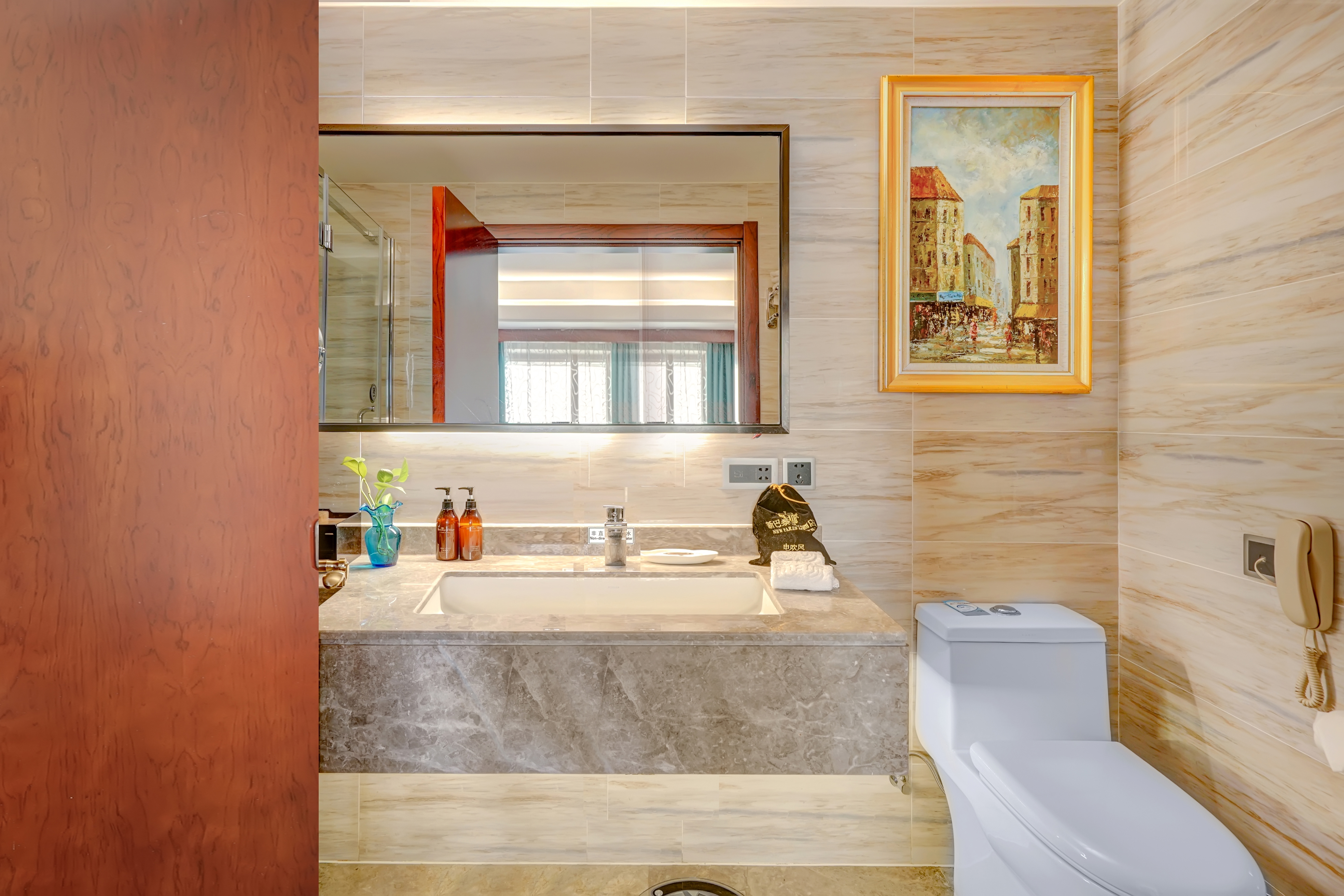 巴黎商務套房·靜謐會客廳·潤境加濕器