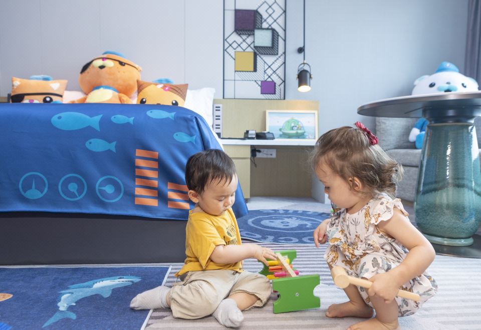 Crowne Plaza Foshan Nanhai1 King Standard Kid-friendly Room