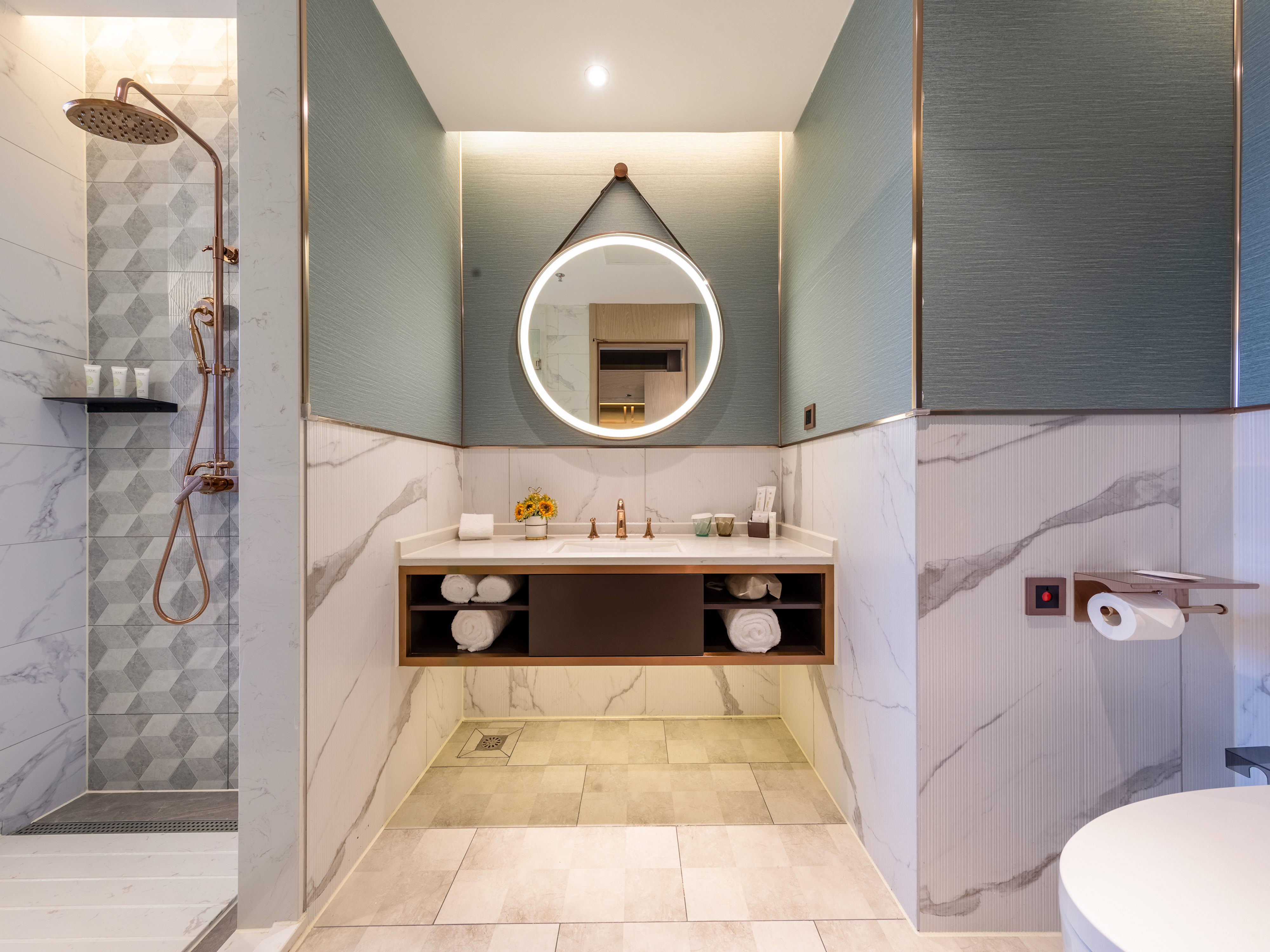 风雅商务山景房（智能马桶-冰箱-裸棉寝具-城市景观）