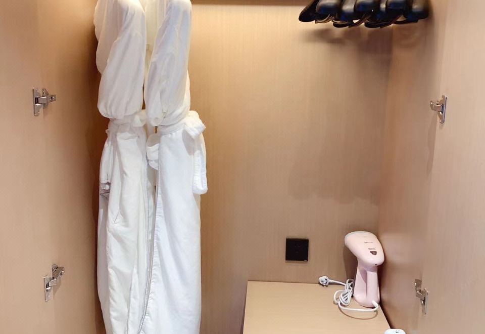 Executive Queen Room
