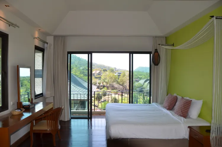 ห้องสวีทพร้อมวิวทะเลสาบ(vana)