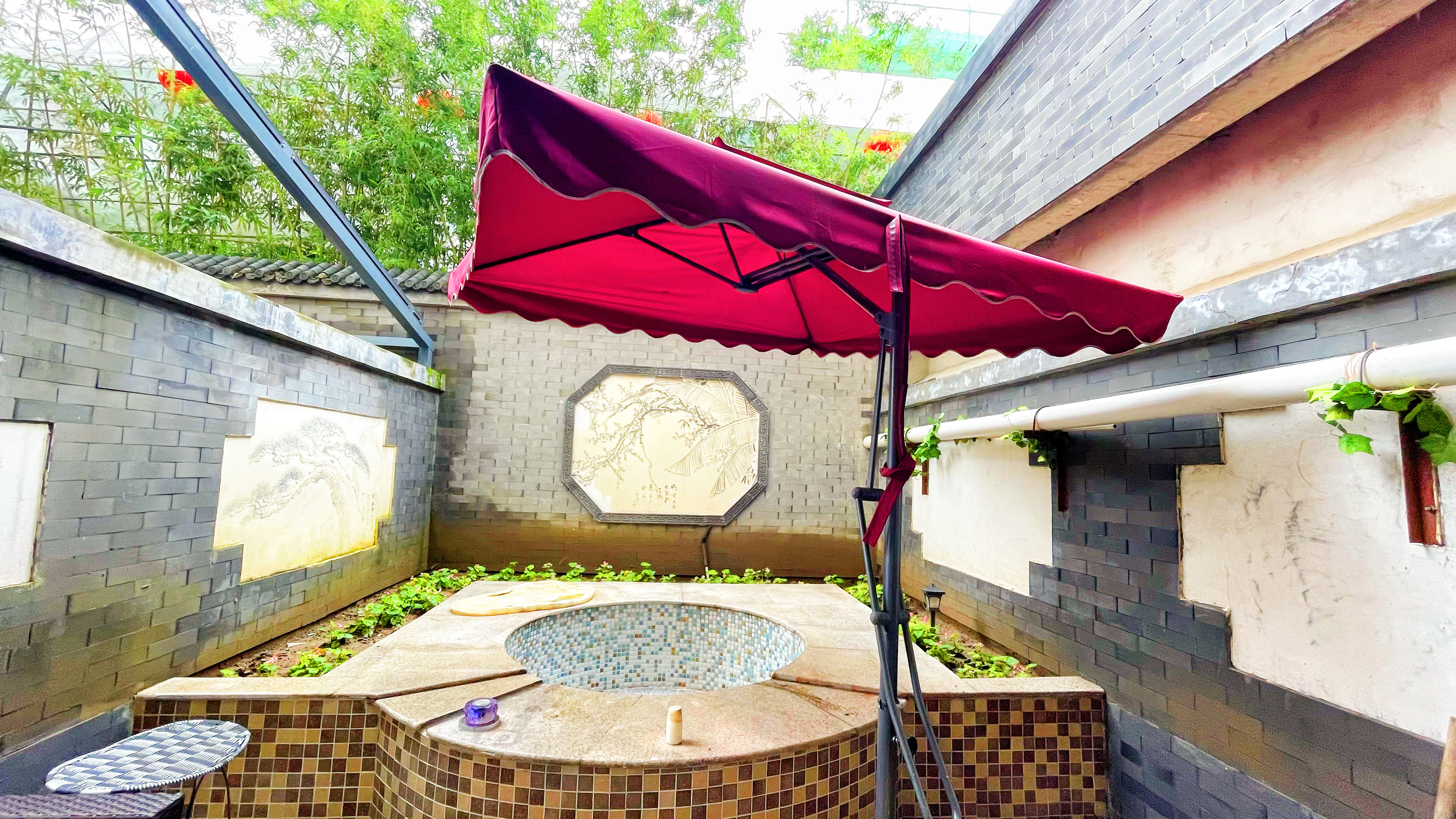 Longmai Hotspring Village庭院私汤温泉大床房（无窗）