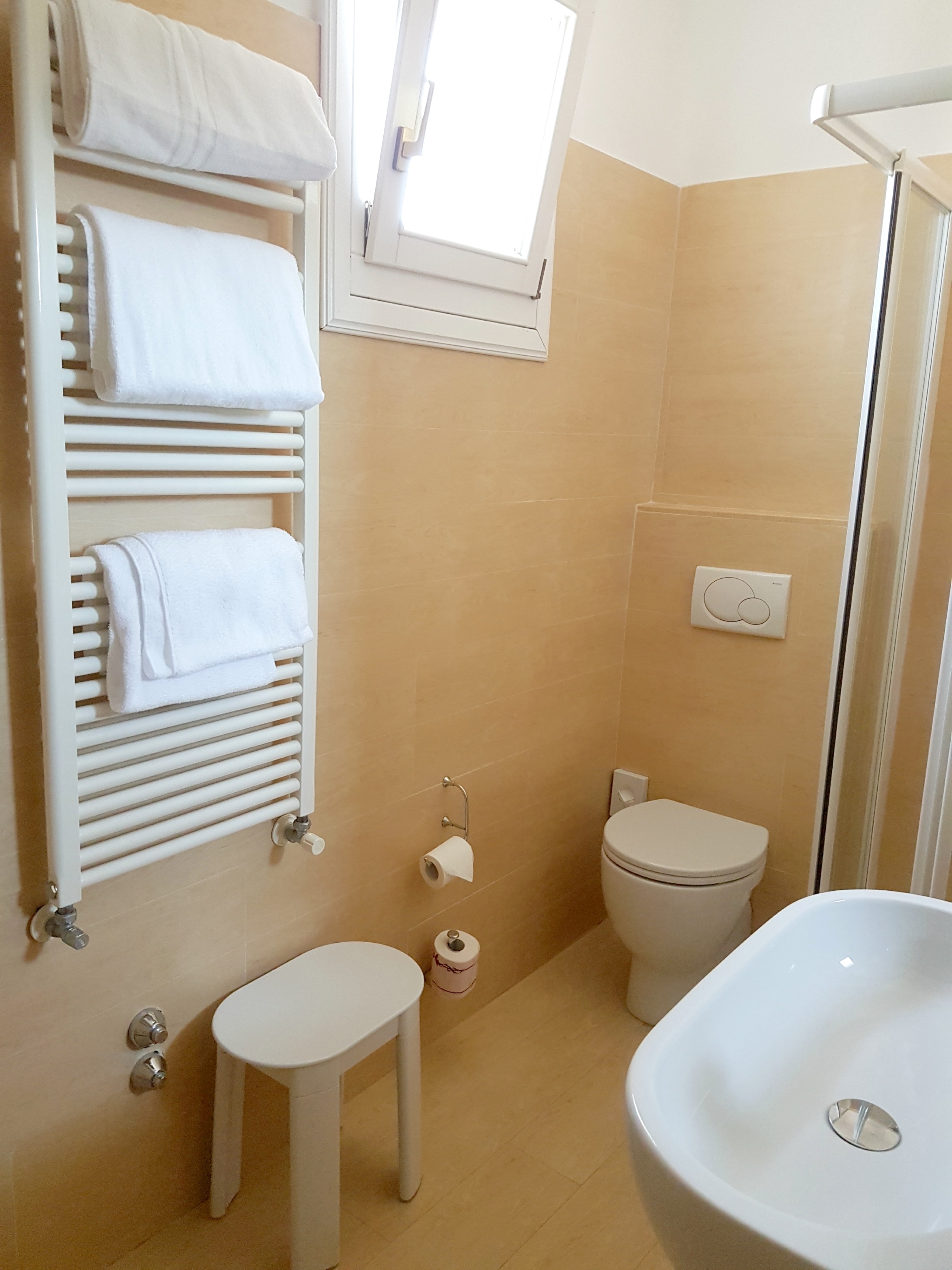 小型双人床房（法式床）