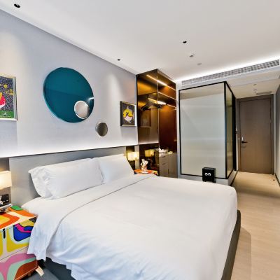 璃上·高級大床房（minibar） 珠海璃上飯店（情侶路海濱泳場店）優惠