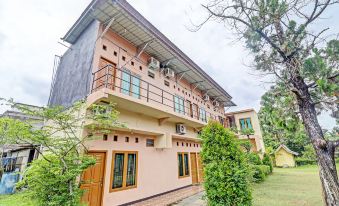 OYO 90945 Arizon Kost - Housity