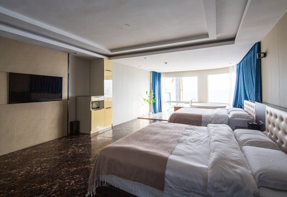 Miye Sea-view Holiday VillaGuestroom - Sea-View (2 beds)