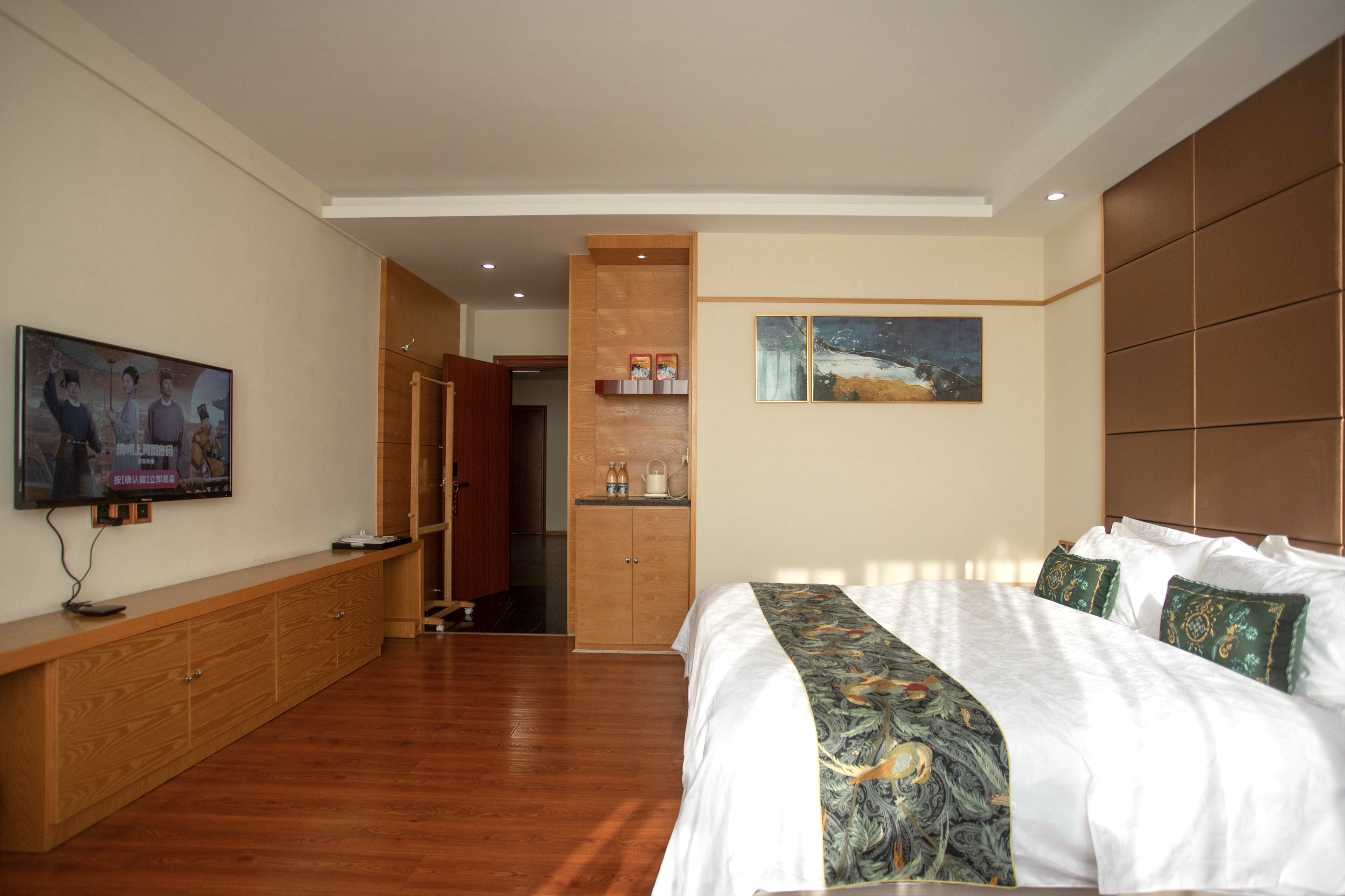 皓月千里大床房