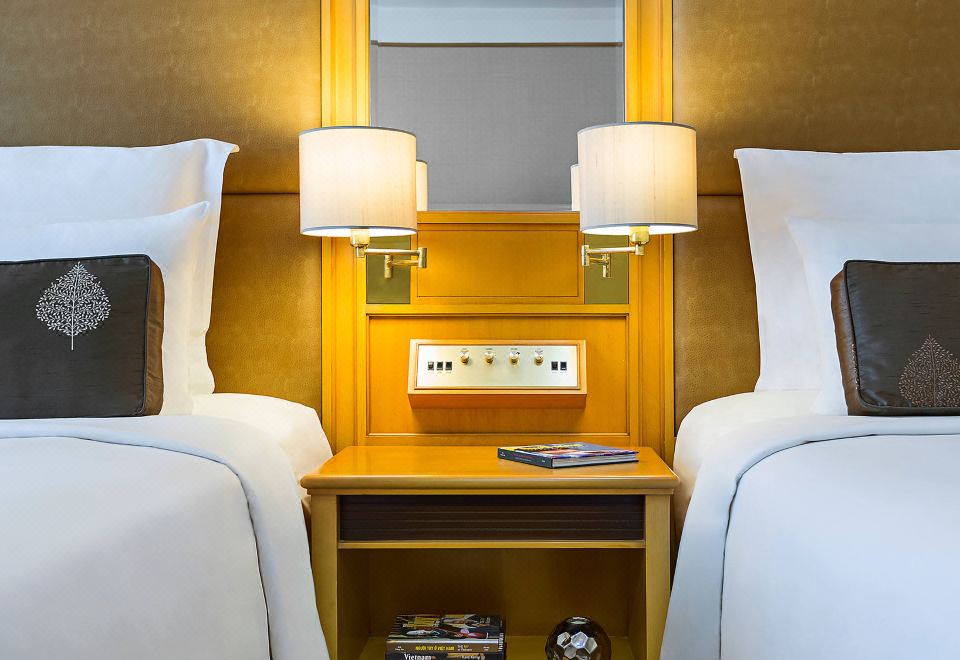 Renaissance Riverside Hotel SaigonR Club Room