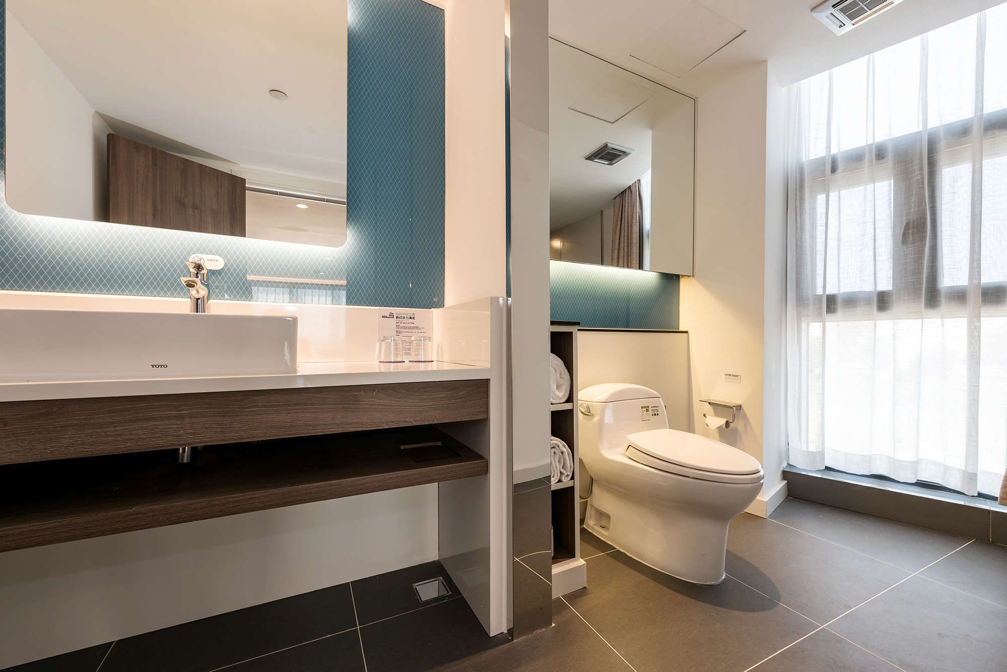 智選商務套房（旋轉電視+全景落地窗）