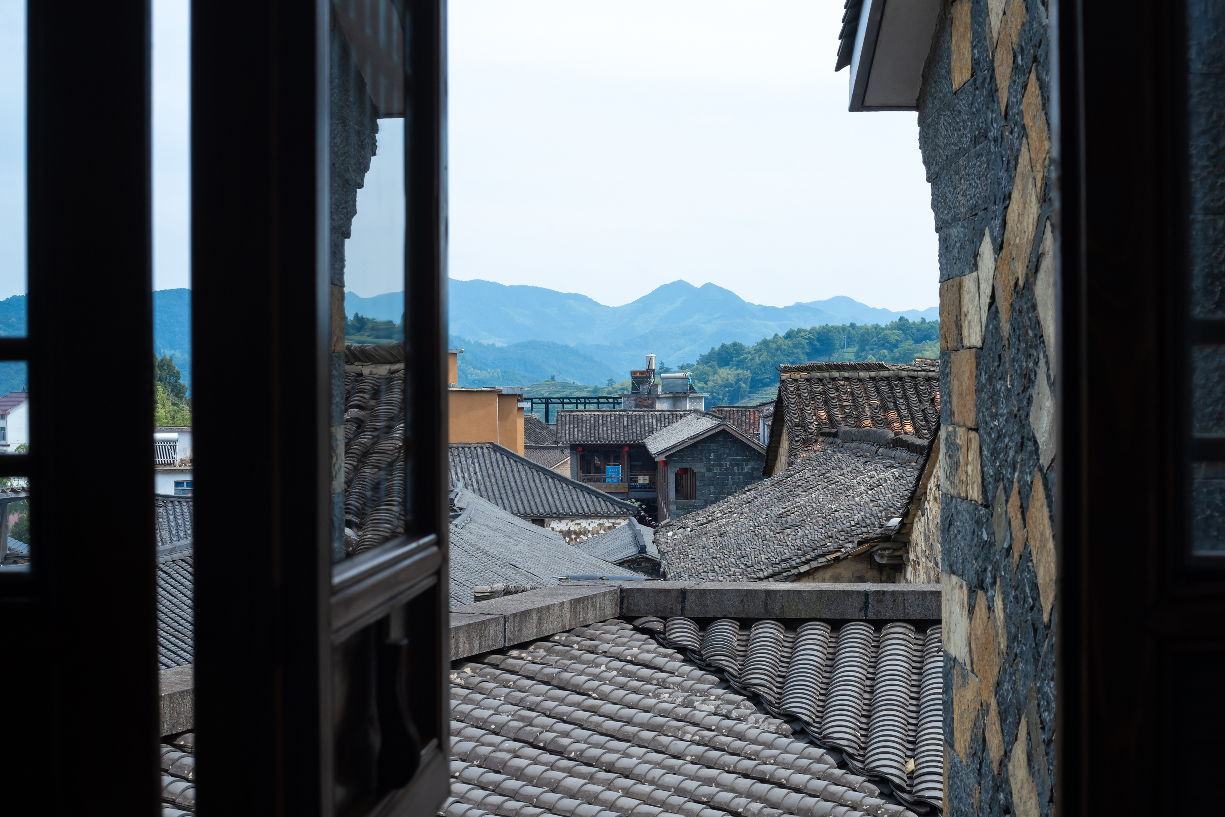 小庭远山·静谧古村大床房·按摩浴缸