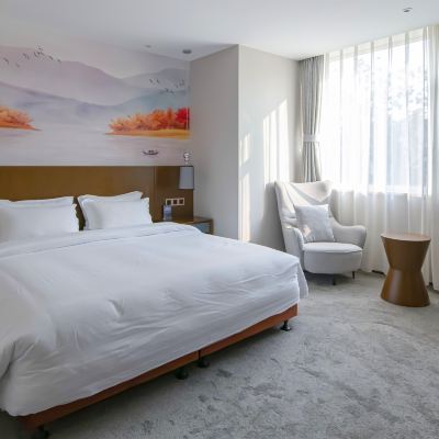 豪華雙臥套房+休閒會客廳+空氣凈化裝置 北京天天假日御朗飯店優惠