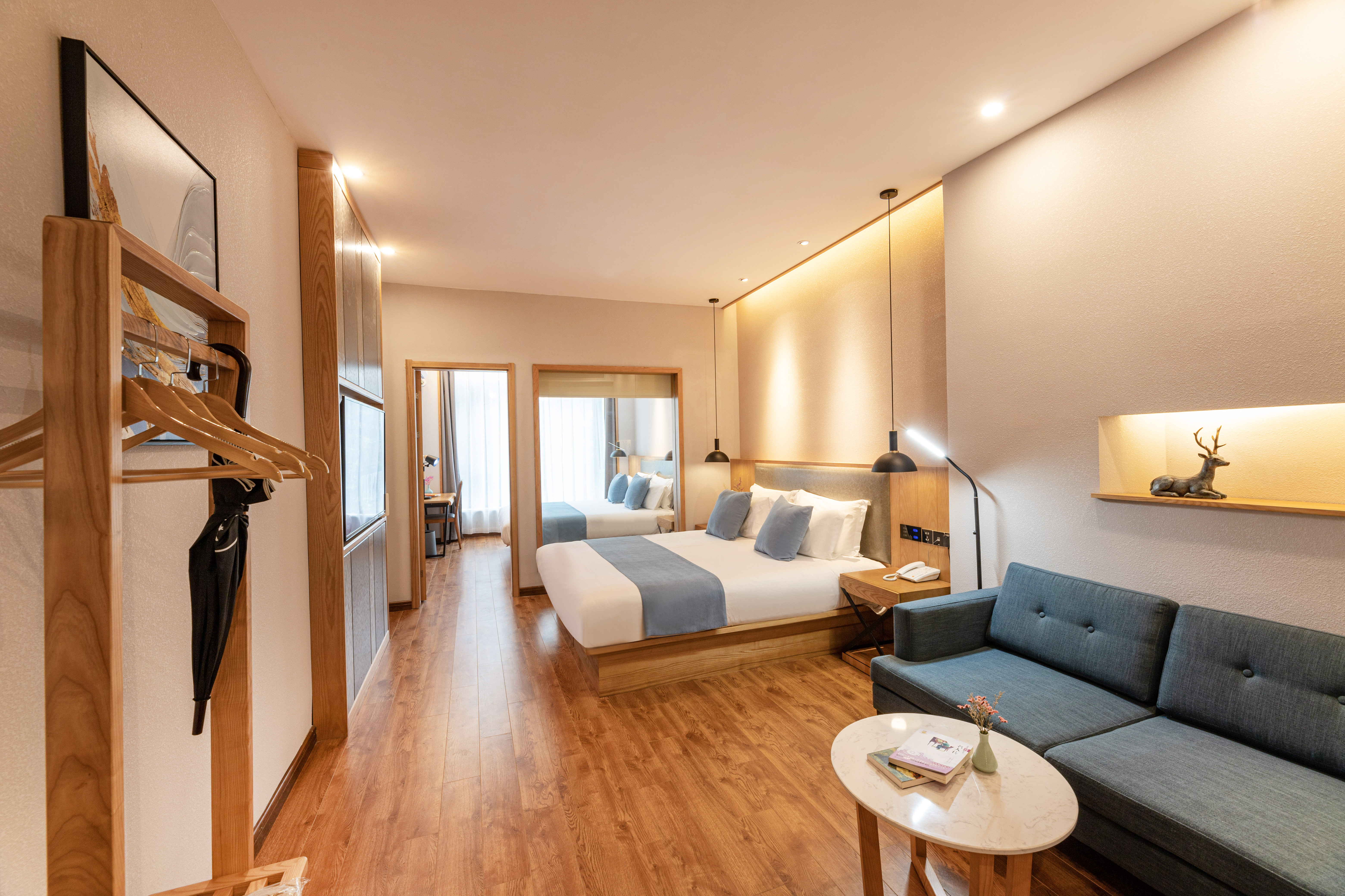 二居室套间（落地大窗+双电视+阿道夫洗护套装）