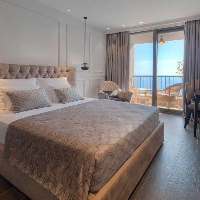 Double Room with Pool and Sea View