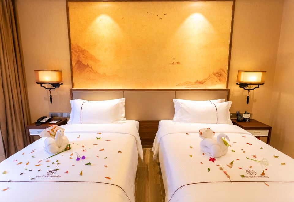 Yuetianxia Hot Spring HotelPanoramic Water Friendly Hot Spring Three Bedroom Villa