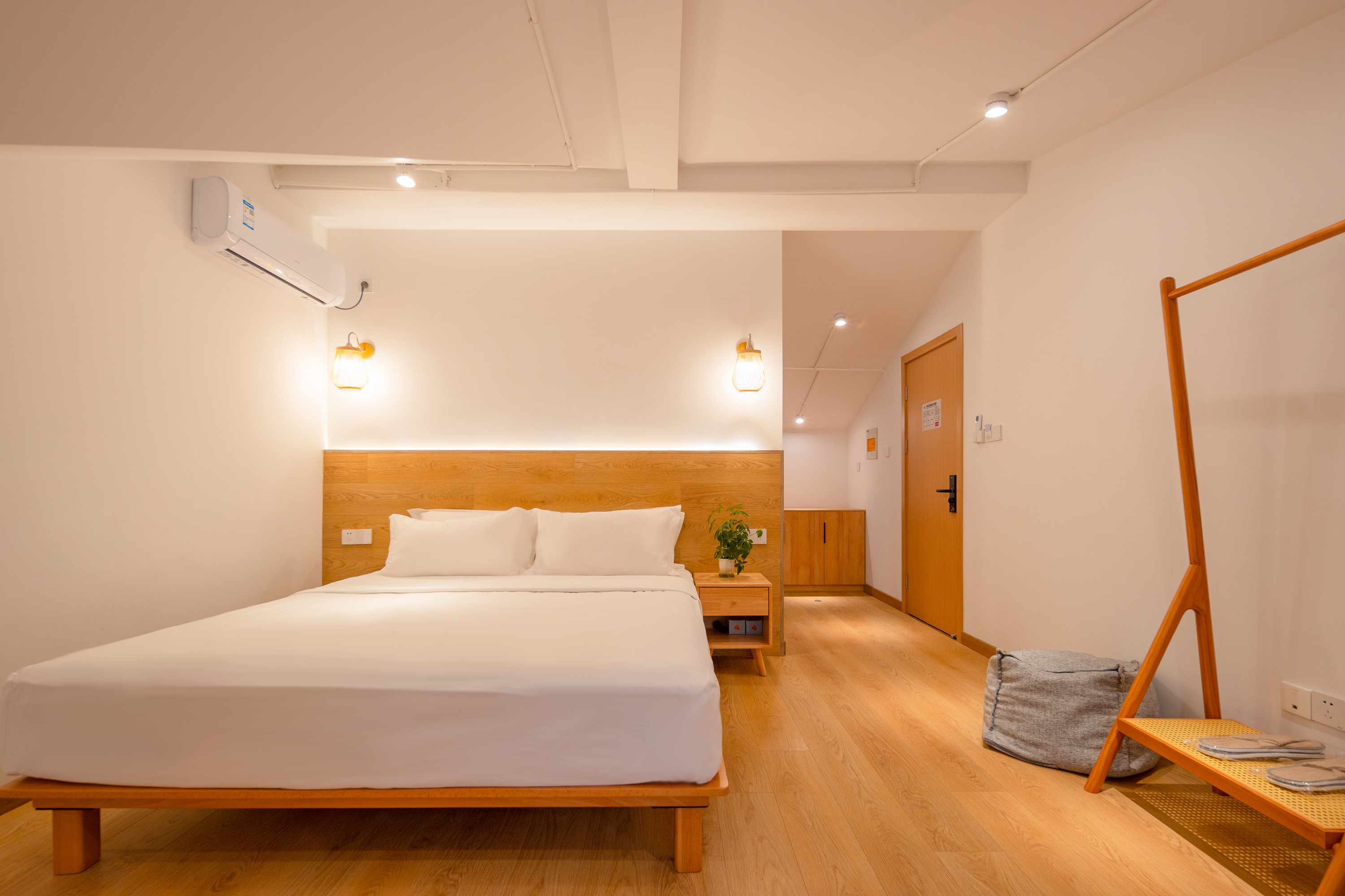 轻舟泛·星空大平层双卧套房·投影