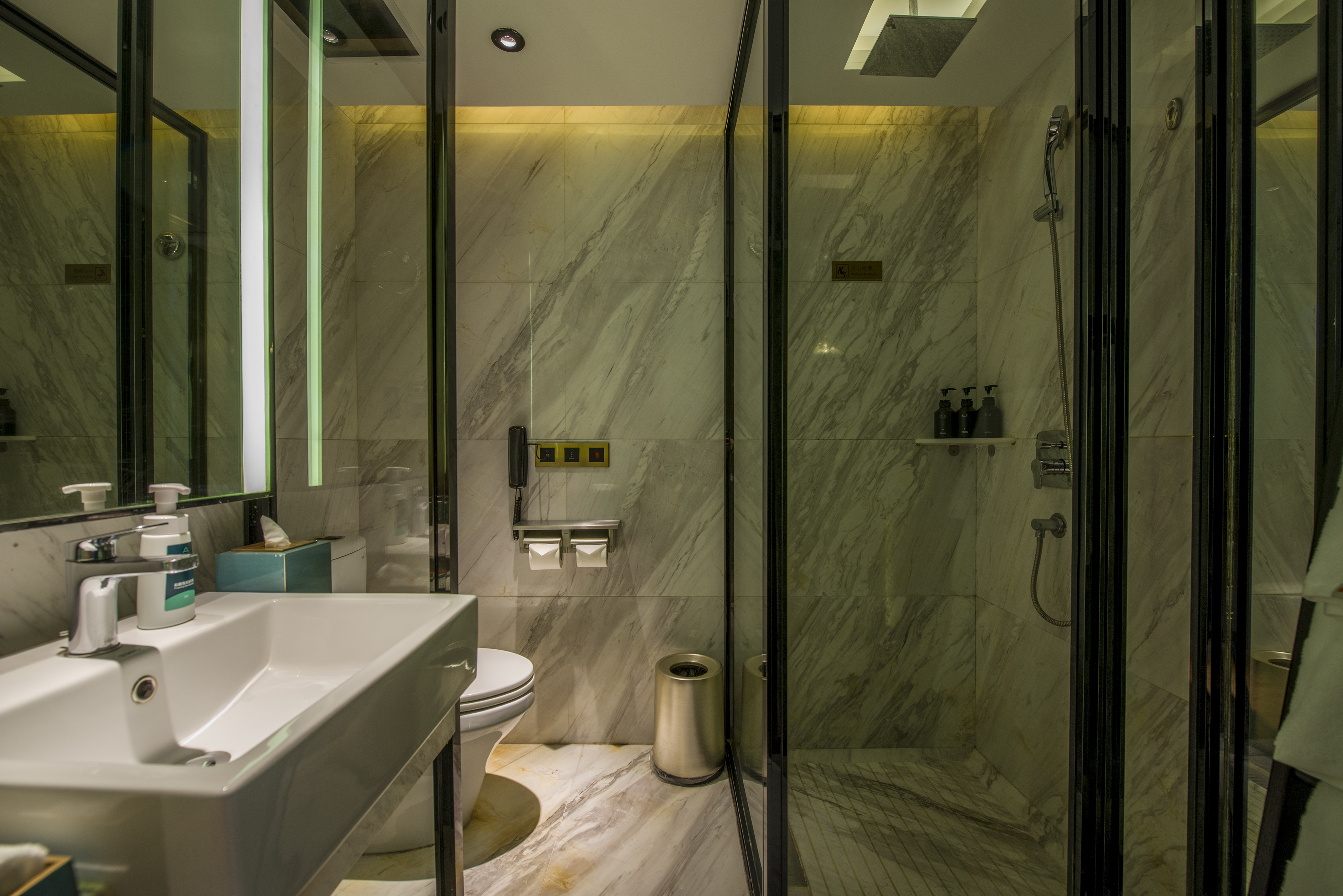 行政城景大床房