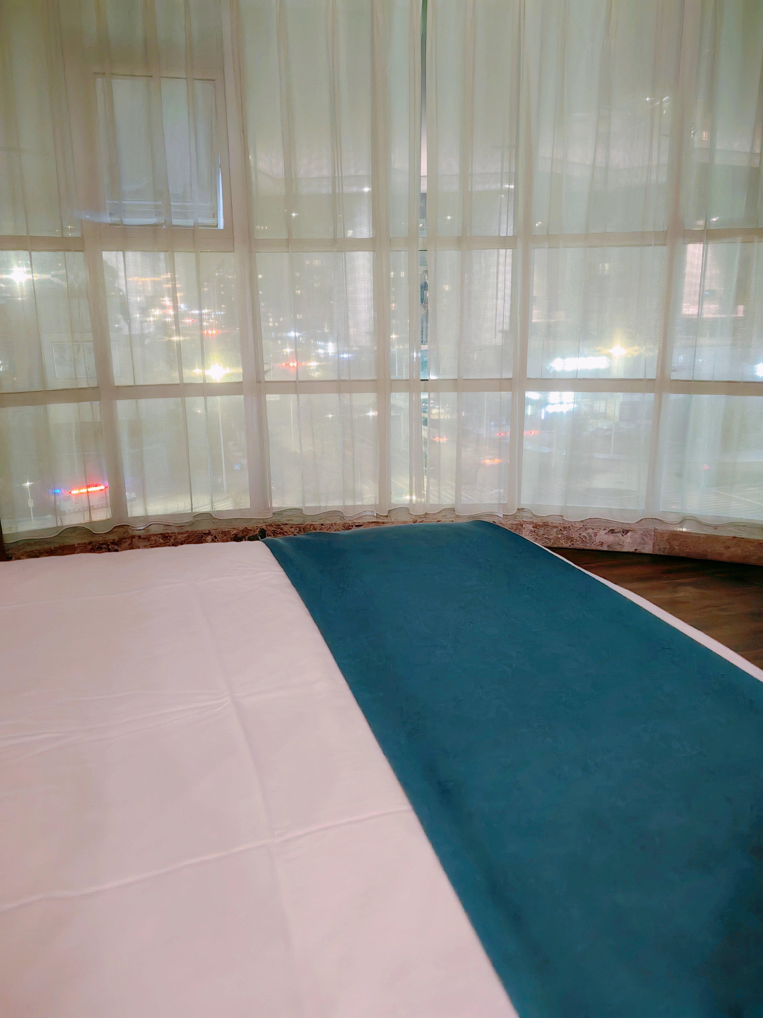 湾景大床房（现代简约沙发+观景+茶几）