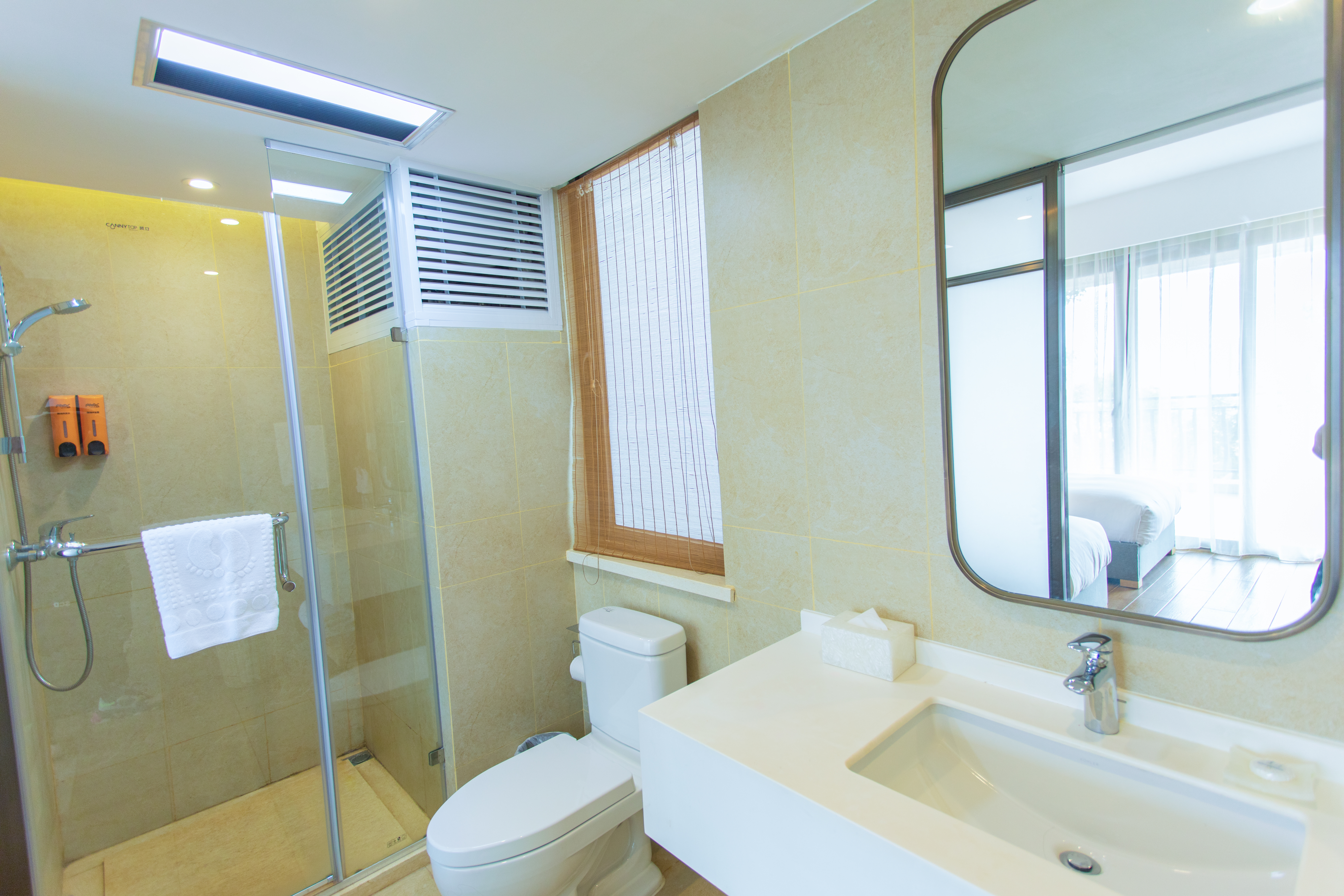 豪华湖景叠院二室二衞标间套房