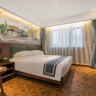 行政陽光大床房（智能投屏+零壓床品+小冰箱） 時光漫步S飯店（上海復旦大學五角場地鐵站店）優惠