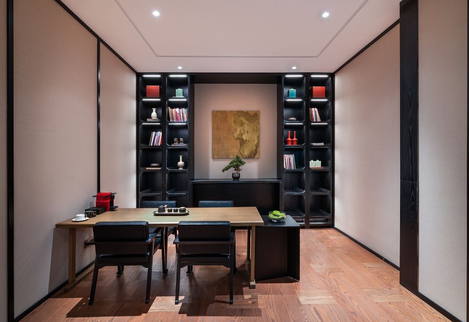 四合院-漫心套房（180°觀景落地窗+臥賞游廊）