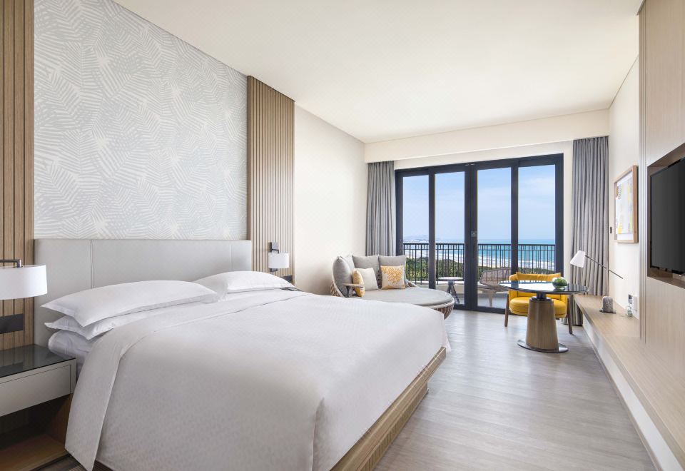 豪華海景大床房（側海景）