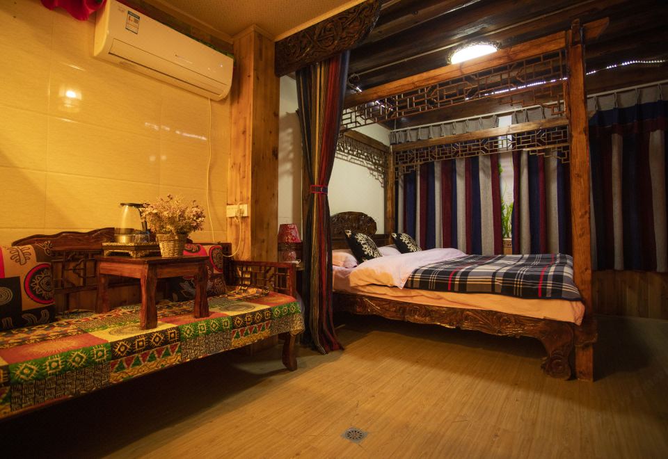 Huaye Honeymoon Double Bed Room